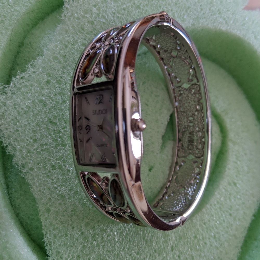 Beautiful Watch - Picture 8 of 9